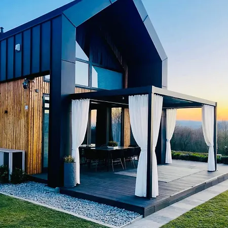 Lanckoronska Stodola Glamour-prywatne Spa,balia I Sauna Villa *